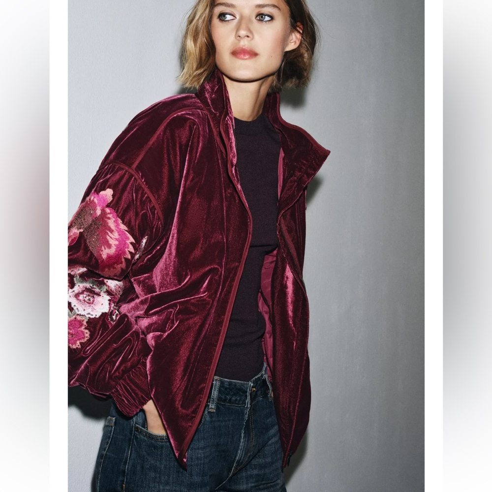 ZARA Plum Floral Embroidered Velvet Puffer Jacket Size L-XL